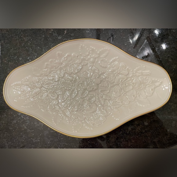Lenox Hand Decorated 24-K Gold Tray 9in X 5.5 in - Picture 1 of 11